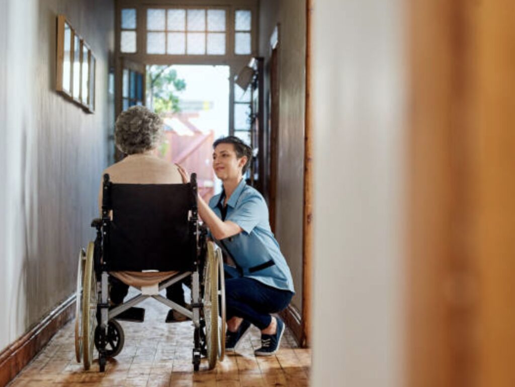Cuidado de personas mayores a domicilio en valencia en 2023